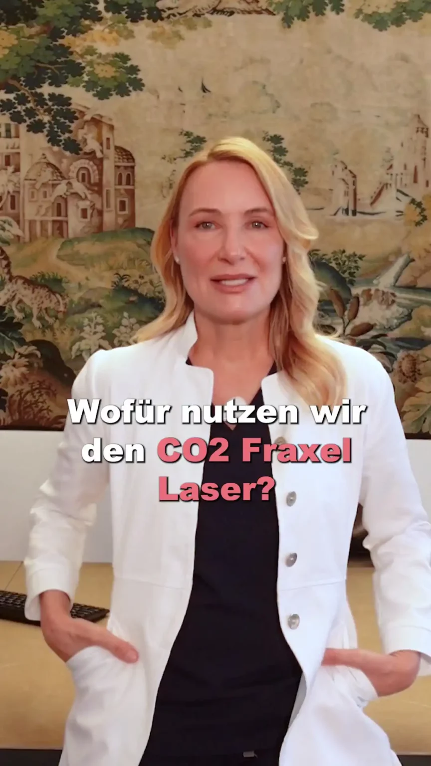 Aufnahme von Dr. Berkei mit dem Text "Wofür nutzen wir den CO2 Fraxel Laser?".